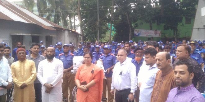 লক্ষ্মীপুরে প্রধানমন্ত্রীর বাইসাইকেল উপহার পেল ১২৯ গ্রাম পুলিশ