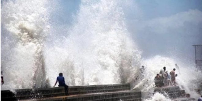 বাড়বে বৃষ্টি, সাগরে লঘুচাপ, বন্দরে ৩ নম্বর সংকেত