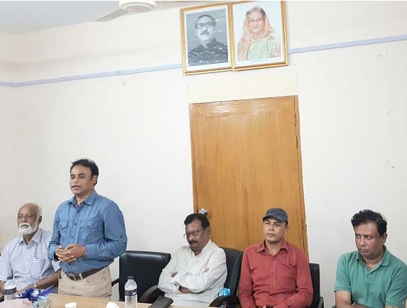 নোয়াখালী প্রেসক্লাবে সাংবাদিকদের সাথে মতবিনিময়