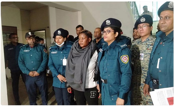 কোকেন পাচার চক্রে পাঁচ দেশের নাগরিক