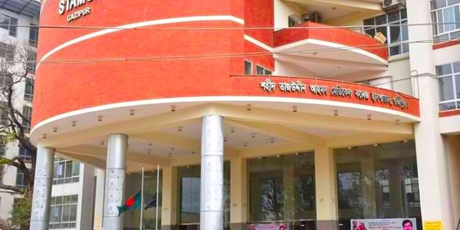 গাজীপুর সদর হাসপাতালের সিঁড়িতেই বাচ্চা প্রসব