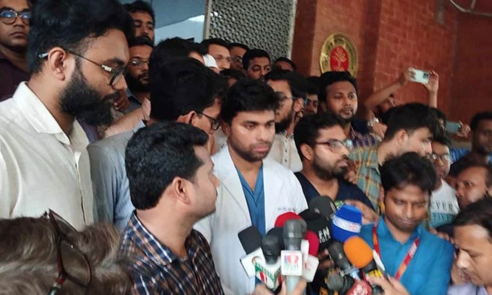 ‘কমপ্লিট শাটডাউন’ তুলে নিতে স্বাস্থ্য উপদেষ্টার অনুরোধ