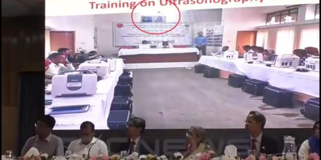 প্রাণিসম্পদ উপদেষ্টার অনুষ্ঠানে স্ক্রিনে ভেসে উঠল শেখ মুজিব ও হাসিনার ছবি
