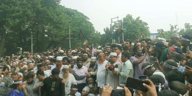 ‘রাষ্ট্রের উচিত শিক্ষাব্যবস্থা বন্ধ করে দেওয়া’