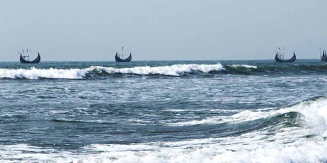নিম্নচাপে উত্তাল সাগর, সমুদ্রবন্দরে সতর্কসংকেত