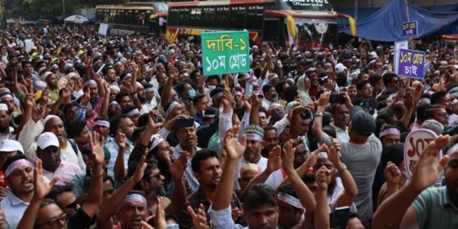আচরণ বিধিমালা, চাকরি ও ফৌজদারি আইনে শাস্তি হবে সহকারী শিক্ষকদের