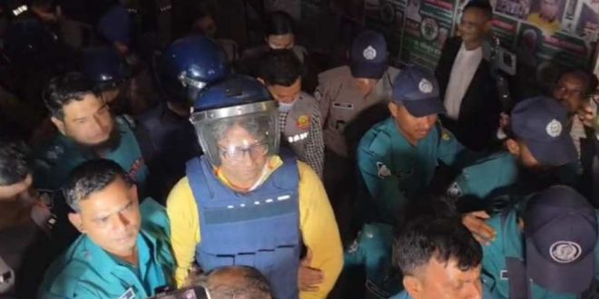 সন্ত্রাসবিরোধী আইনের মামলায় সাংবাদিক আনিস আলমগীর রিমান্ডে