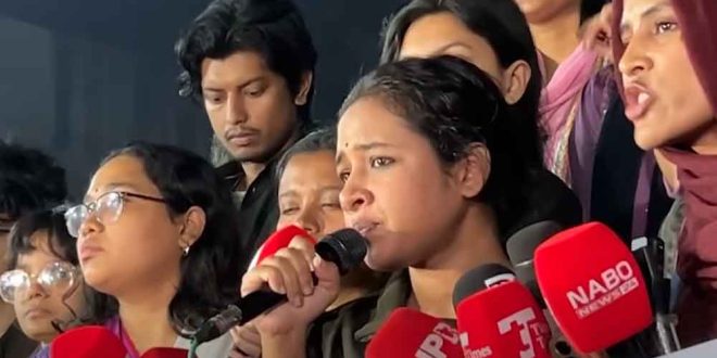 নারীকে নিয়ে অশালীন মন্তব্য : জামায়াত নেতার জিহ্বা ছিঁড়ে ফেলার হুঁশিয়ারি