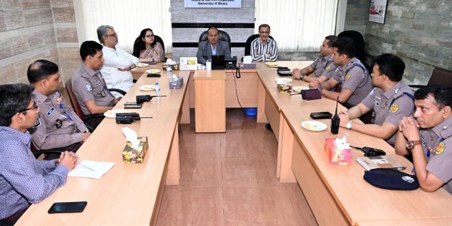 ঢাবিতে নিষিদ্ধ ছাত্রলীগের ঝটিকা মিছিল, গ্রেপ্তারে অভিযান
