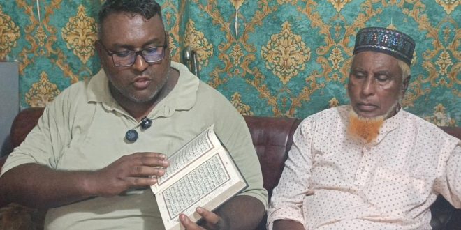 কুরআন শরীফ হাতে নিয়ে নিজেকে নির্দোষ দাবি, অপপ্রচারকারীদের শাস্তি চান স্বেচ্ছাসেবক দল নেতা শফিকুল  ‎