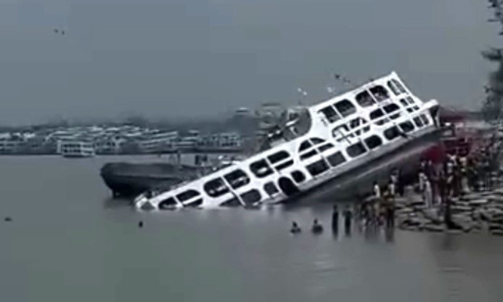 বরিশালে চরমোনাই মাহফিলের লঞ্চডুবি