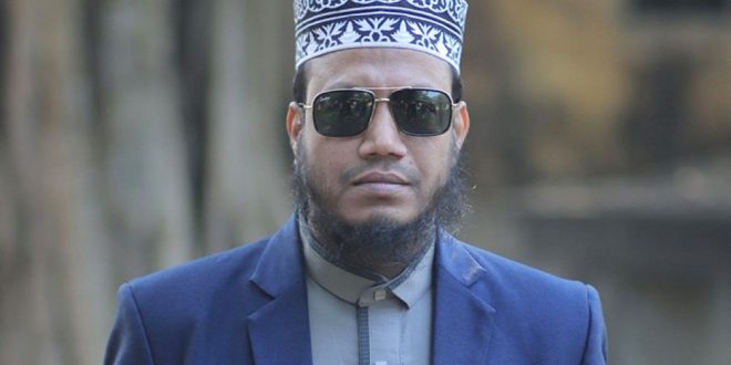 কলেজ পরিদর্শনে গিয়ে অবরুদ্ধ এমপি আমির হামজা