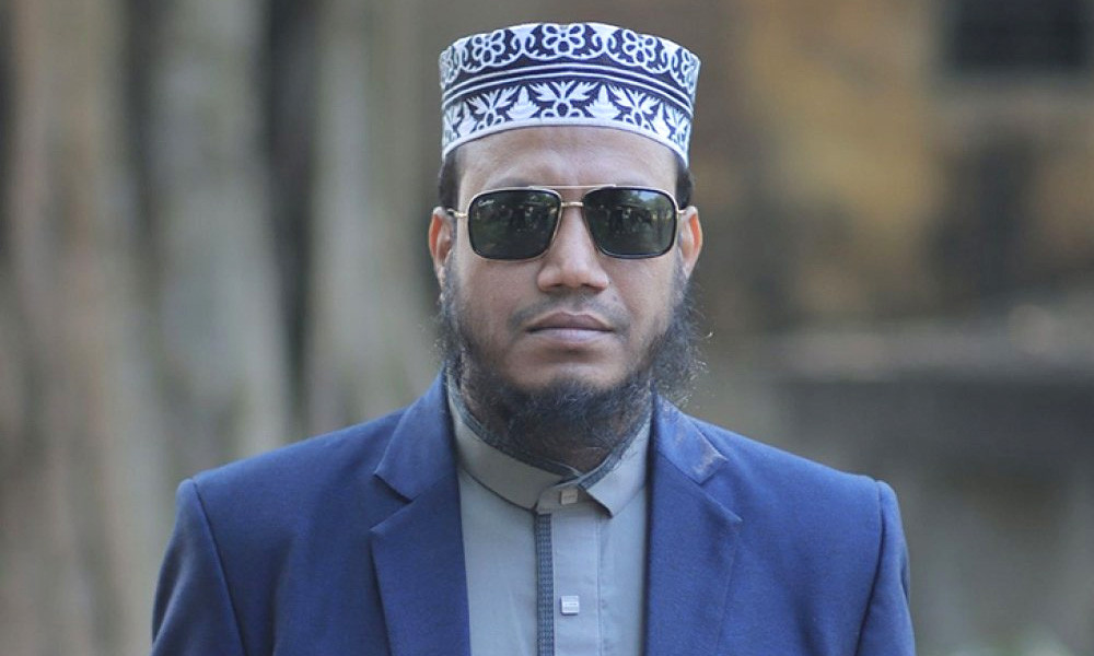 কলেজ পরিদর্শনে গিয়ে অবরুদ্ধ এমপি আমির হামজা