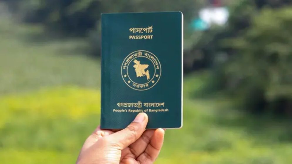 পাসপোর্ট অফিস যেন দালালদের আস্তানা, নেপথ্যে যারা