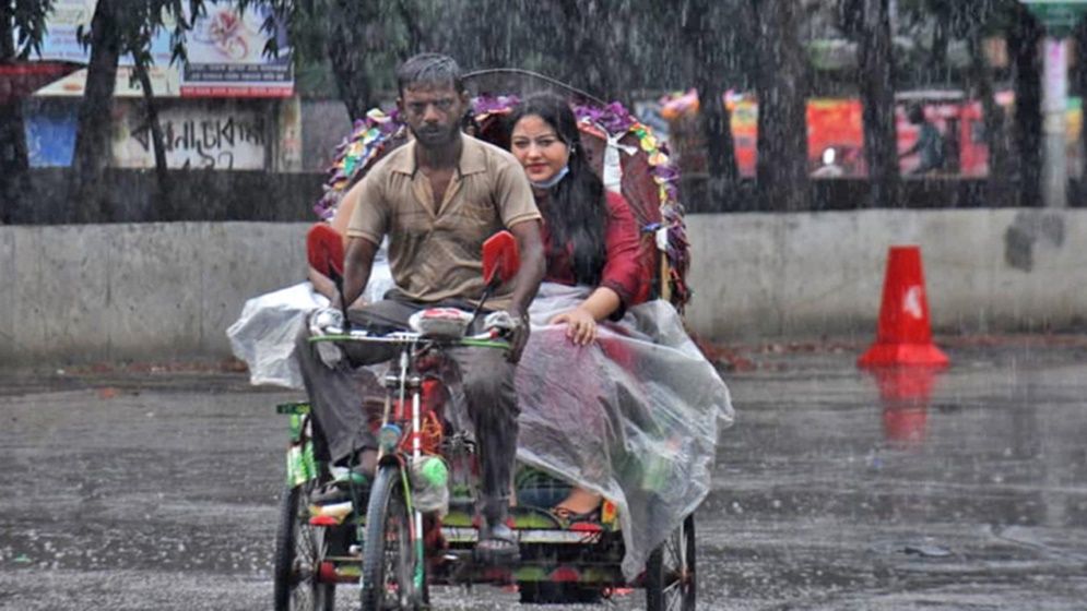 দুপুরের মধ্যে যেসব জেলায় ঝড়সহ বজ্রবৃষ্টির আভাস