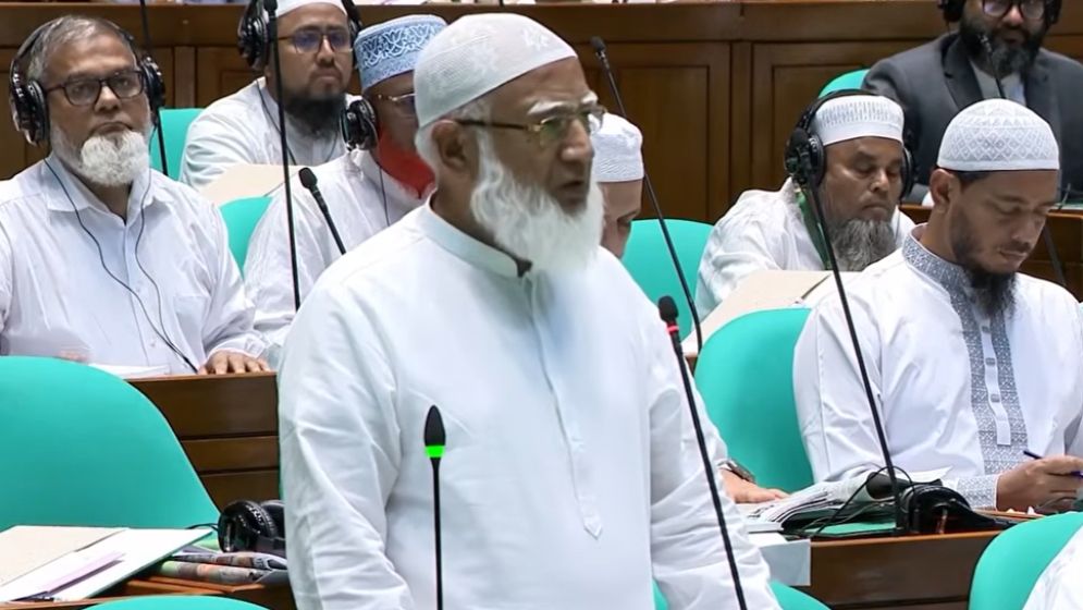 ‘কুচি কুচি করে কাটার পরে বলেন, আসুন ঐক্যবদ্ধভাবে দেশটা চালাই’–জামায়াত আমির