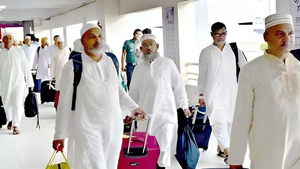 দেশে ফিরেছেন ৫৬ হাজার ৮৬৮ হাজি