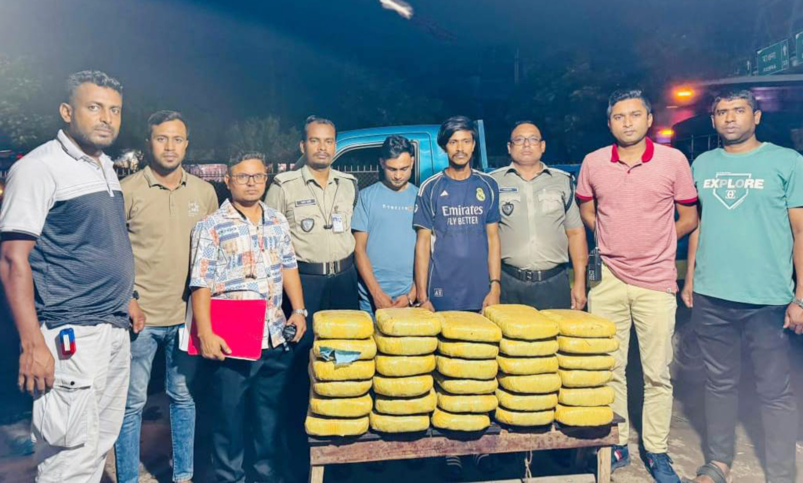 ডিএনসি’র অভিযানে গাজীপুরে ৭৫ কেজি গাঁজা ও মিনি ট্রাকসহ গ্রেপ্তার ২