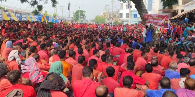 বেনাপোল বন্দরে শ্রমিকদের কর্মবিরতি, আমদানি পণ্যের লোড-আনলোড বন্ধ বেনাপোল বন্দরে শ্রমিকদের কর্মবিরতি, আমদানি পণ্যের লোড-আনলোড বন্ধ