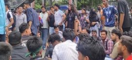 ‘দফা এক দাবি এক, মিলনের পদত্যাগ’ স্লোগানে উত্তরায় বিক্ষোভ
