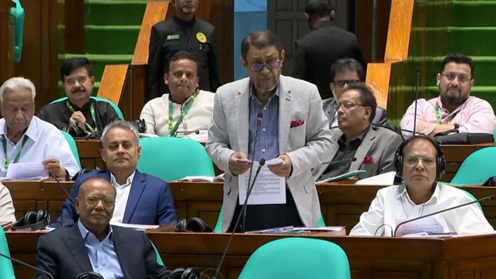 শিগগিরই এক লাখ স্বাস্থ্যকর্মী নিয়োগ দেওয়া হবে, সংসদে স্বাস্থ্যমন্ত্রী