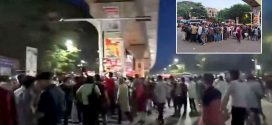 এবার শাহবাগ মোড় অবরোধ শিক্ষার্থীদের, যানজটে ভোগান্তি মানুষের