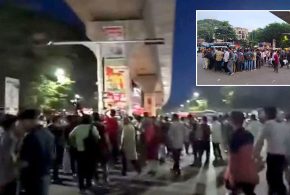এবার শাহবাগ মোড় অবরোধ শিক্ষার্থীদের, যানজটে ভোগান্তি মানুষের