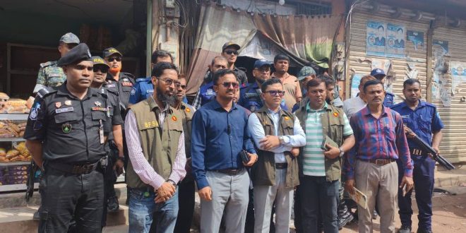 লক্ষ্মীপুরে নিরাপদ খাদ্যের অভিযানে তৃপ্তি বেকারিকে ১লাখ টাকা জরিমানা
