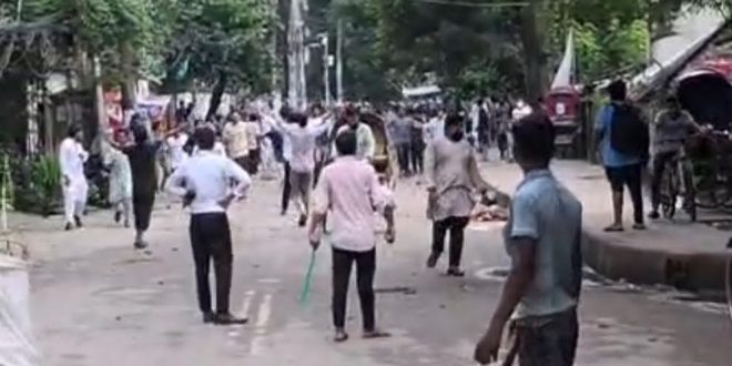 জবি ঢাকা কলেজের পর আলিয়া মাদ্রাসাতেও সংঘর্ষে জড়াল ছাত্রদল-শিবির