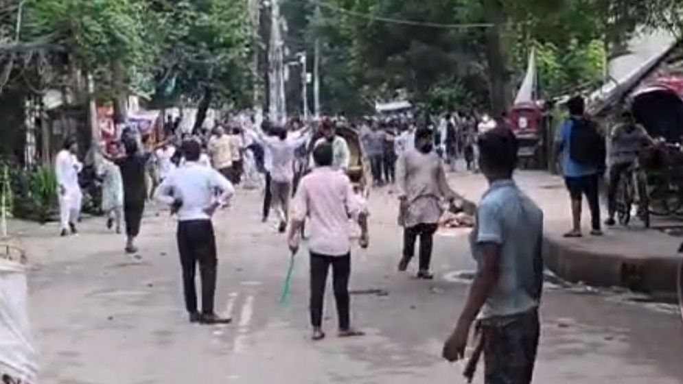 জবি ঢাকা কলেজের পর আলিয়া মাদ্রাসাতেও সংঘর্ষে জড়াল ছাত্রদল-শিবির