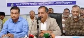 রাজনীতিকে কৃত্রিমভাবে সংসদের বাইরে নিয়ে যাওয়ার প্রবণতা কাজ করছে: তথ্যমন্ত্রী