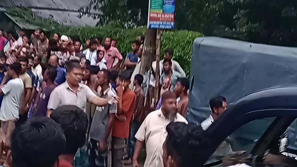 এবার জুলাই হত্যা মামলার আসামিকে ছিনিয়ে নিলেন স্বেচ্ছাসেবক দলের নেতা